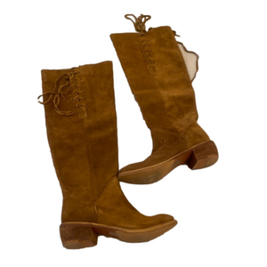 BAKERS SUEDE LEATHER BOOTS. Size 36.